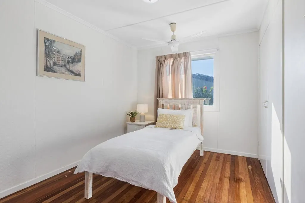 Warm And Cozy Cottage House Gympie Holiday home